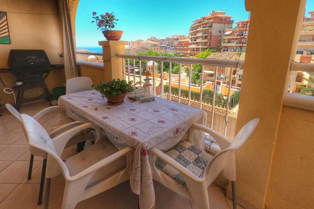 Room With Sea And Mountain Views Habitacion En Piso Compartido Para 1 O 2 Personas Benalmádena Esterno foto